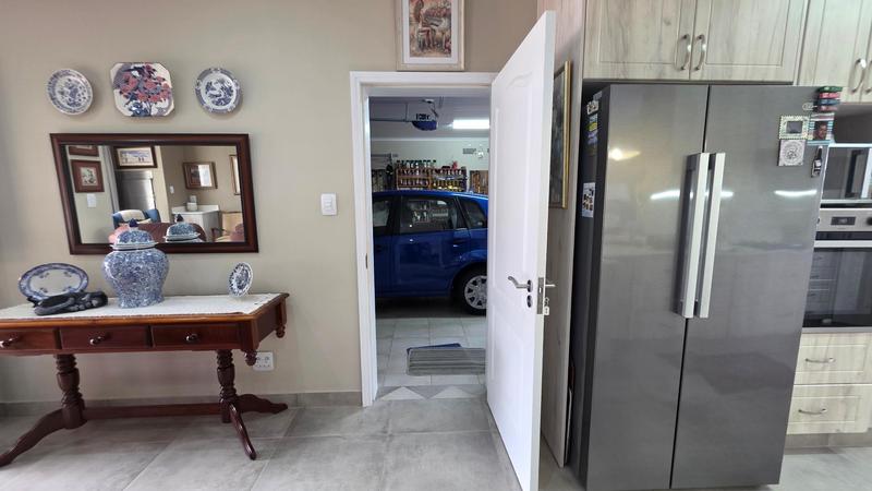 2 Bedroom Property for Sale in Dana Bay Western Cape